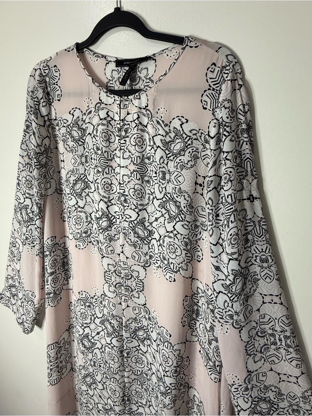 BCBGMaxazaria Olivia Light Pink Floral Lace-Print Long Sleeve Maxi Dress - Picture 4 of 7